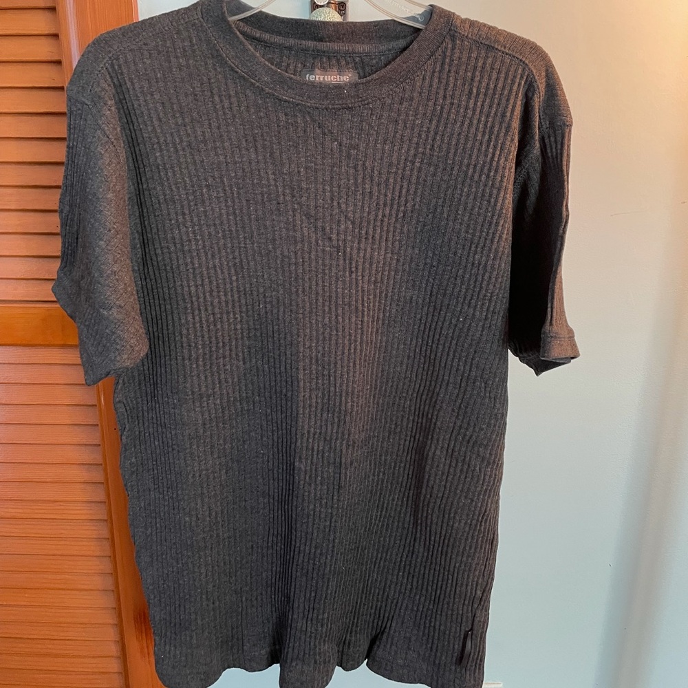 Gray men’s tee